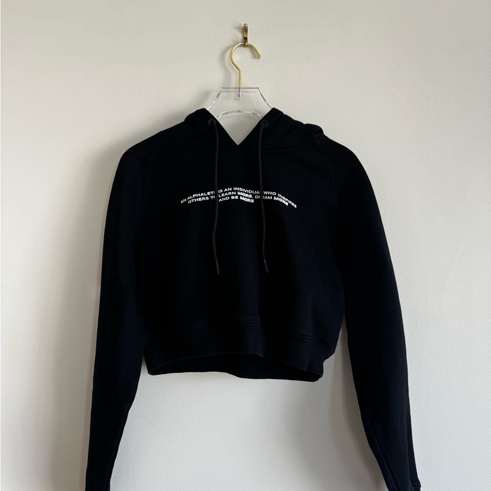 Alphalete cropped hoodie